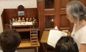 rose presenting cenacle edited